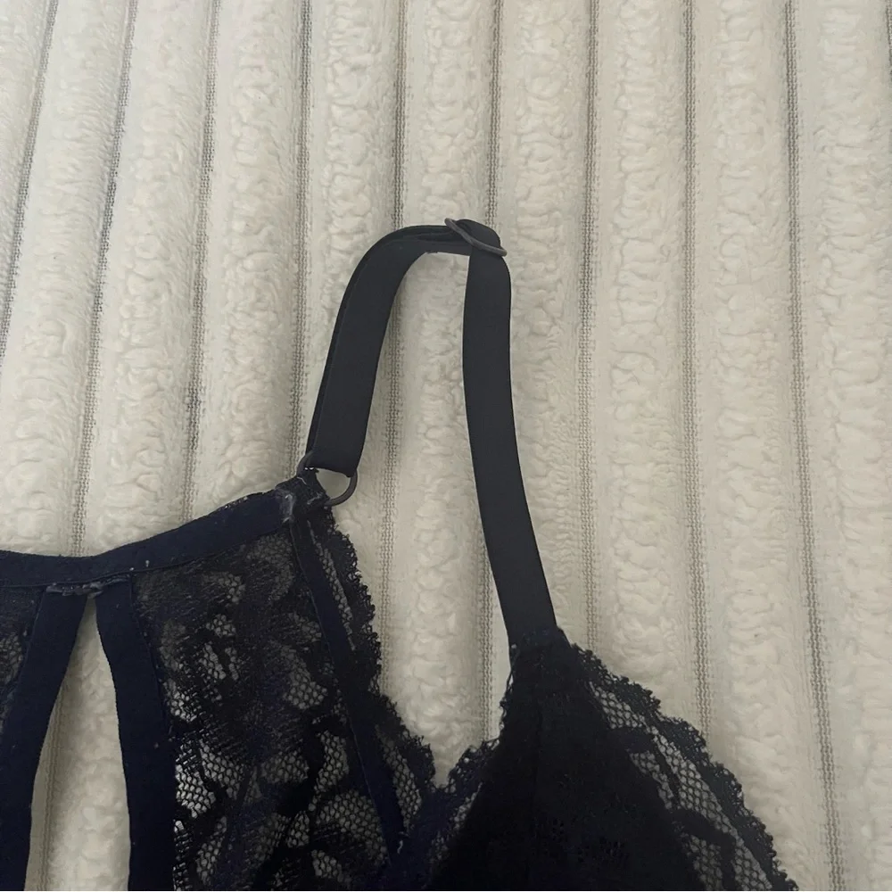 VS Floral Lace Bralette